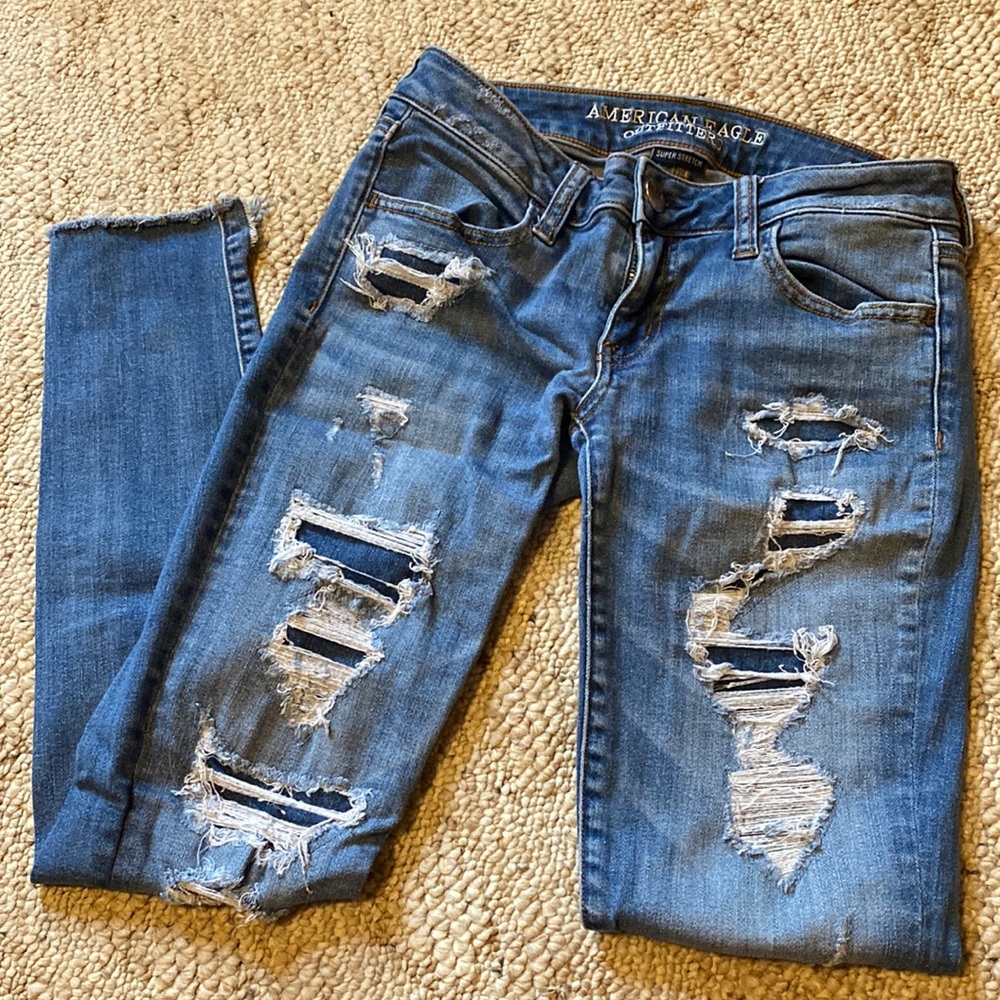 American Eagle Distressed Jeans